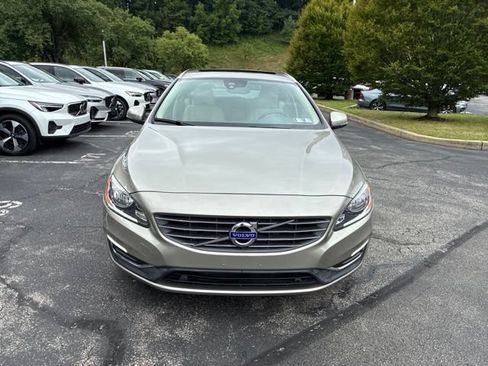 Used 2016 Volvo V60 T5 Premier FWD image 8