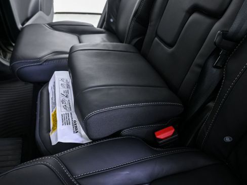 Certified 2024 Volvo XC90 T8 Ultimate w/ Lounge Package image 24