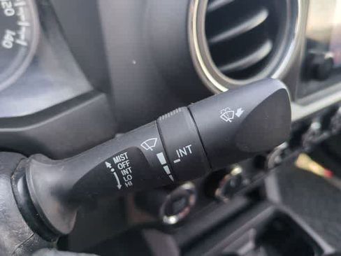 Used 2017 Toyota Tacoma TRD Off-Road w/ Tow Package (A/T) image 25