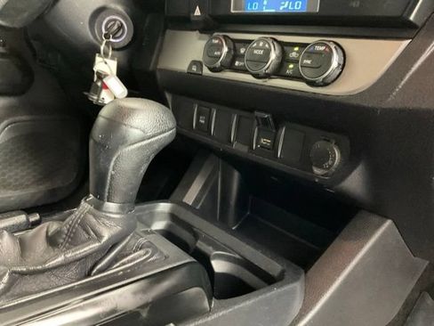 Used 2022 Toyota Tacoma SR RWD image 19