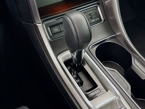 Used 2019 Subaru Ascent Limited w/ Popular Package #2 image 17