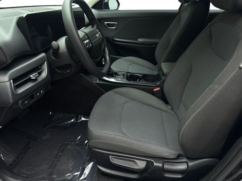 Used 2025 Kia K4 LX image 26