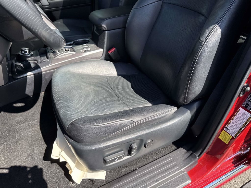 Used 2022 Toyota 4Runner Limited AWD/4WD image 35