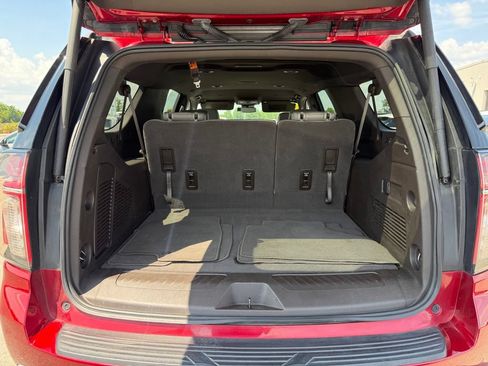 Used 2023 Chevrolet Suburban LT RWD image 36