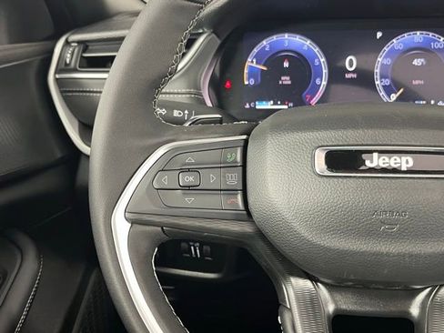 New 2025 Jeep Grand Cherokee Laredo X w/ Luxury Tech Group I image 15