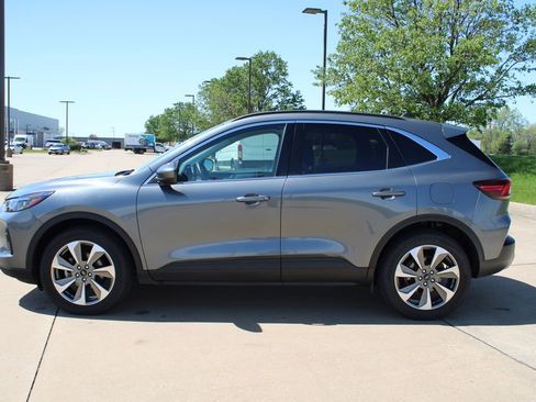 Used 2024 Ford Escape Platinum AWD/4WD image 17