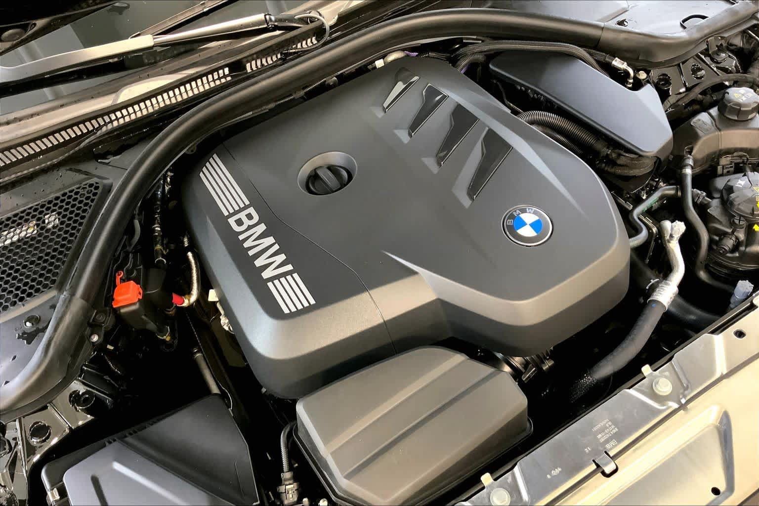 New 2026 BMW 330i xDrive Sedan w/ M Sport Package AWD/4WD image 17