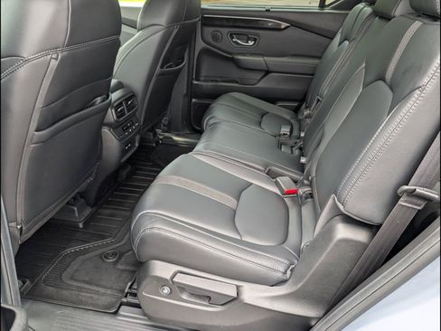 Certified 2025 Honda Pilot Touring image 14