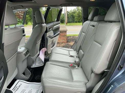 Used 2015 Toyota Highlander XLE AWD/4WD image 10