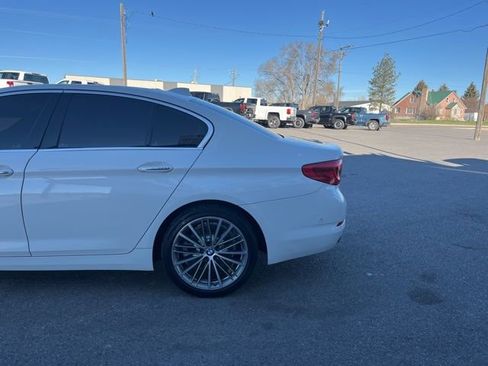 Used 2018 BMW 530i w/ Premium Package image 6