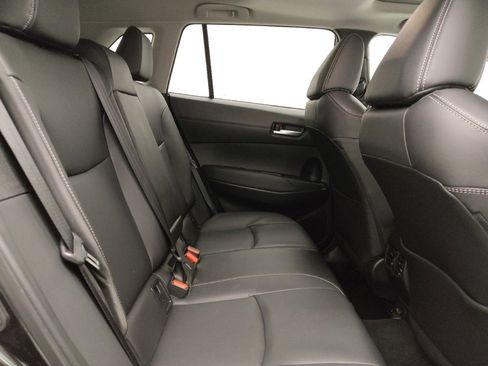 Used 2024 Toyota Corolla Cross XLE w/ Convenience Package image 19