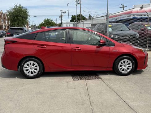 Used 2022 Toyota Prius LE FWD image 4