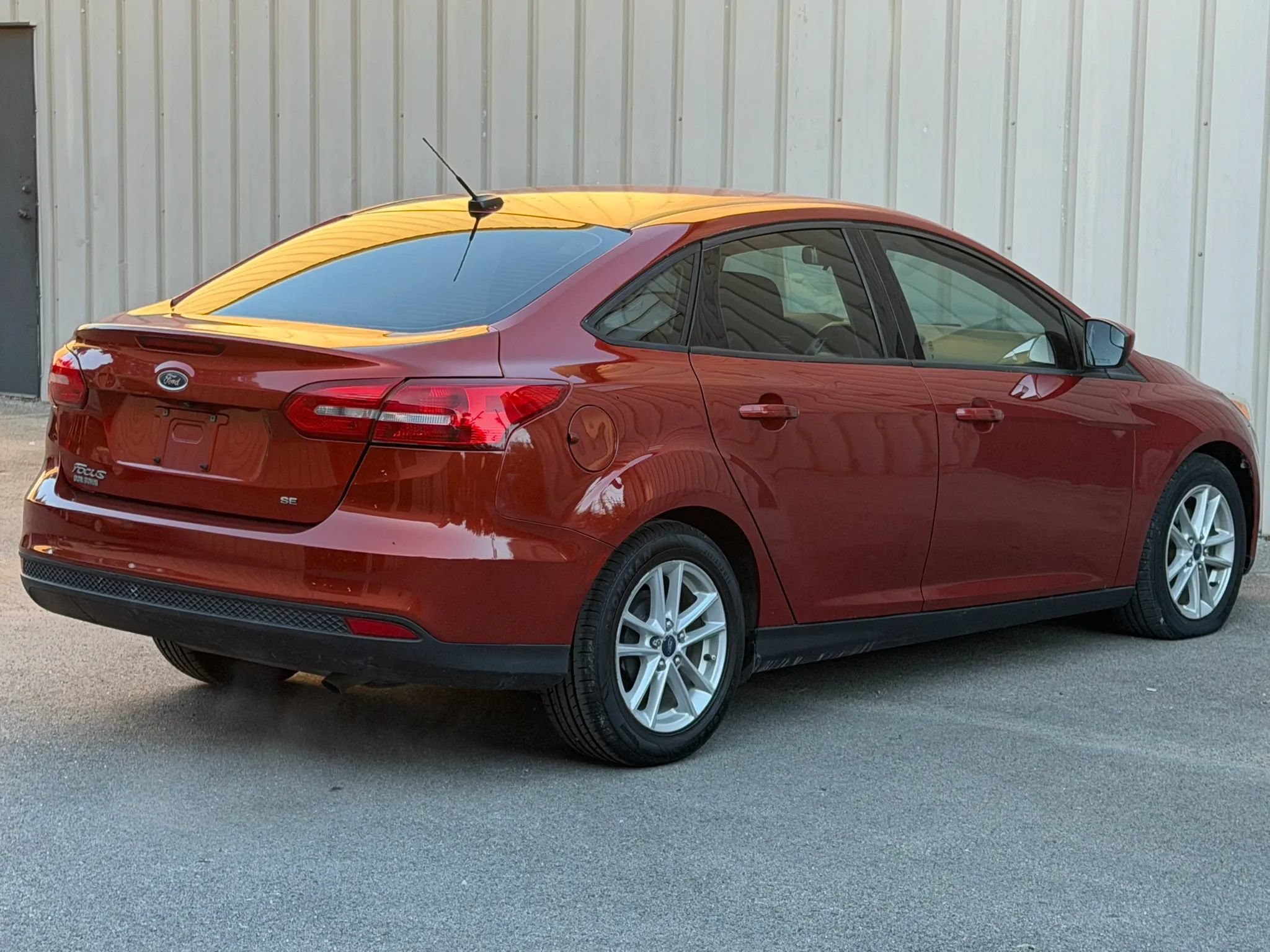 Used 2018 Ford Focus SE FWD image 7