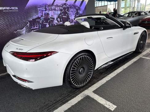 New 2026 Mercedes-Benz Maybach SL 680 image 3