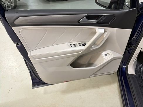 Certified 2024 Volkswagen Tiguan SE AWD/4WD image 18