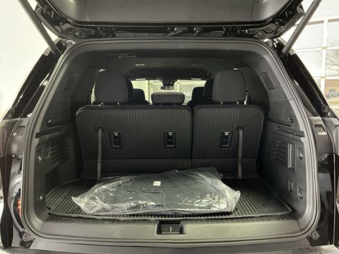 New 2026 Chevrolet Traverse LT w/ LPO, Floor Liner Package image 33