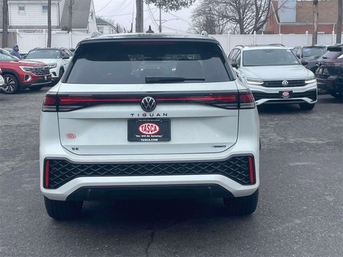 New 2026 Volkswagen Tiguan SE R-Line image 7
