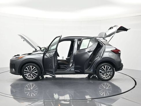 Certified 2024 Nissan Kicks SR FWD image 46