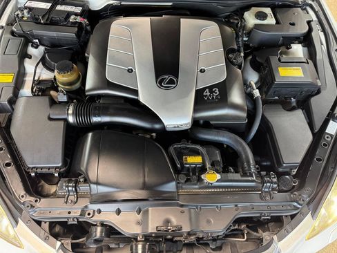 Used 2004 Lexus SC 430 Convertible RWD image 41
