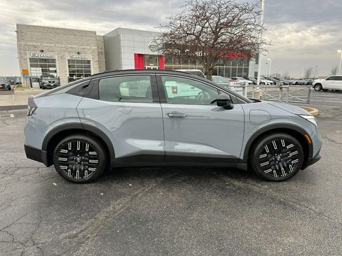 New 2026 Nissan Leaf Platinum+ w/ Cargo Package (Platinum+) image 2