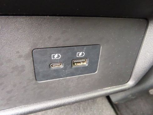 Used 2022 Nissan Rogue SV FWD image 16