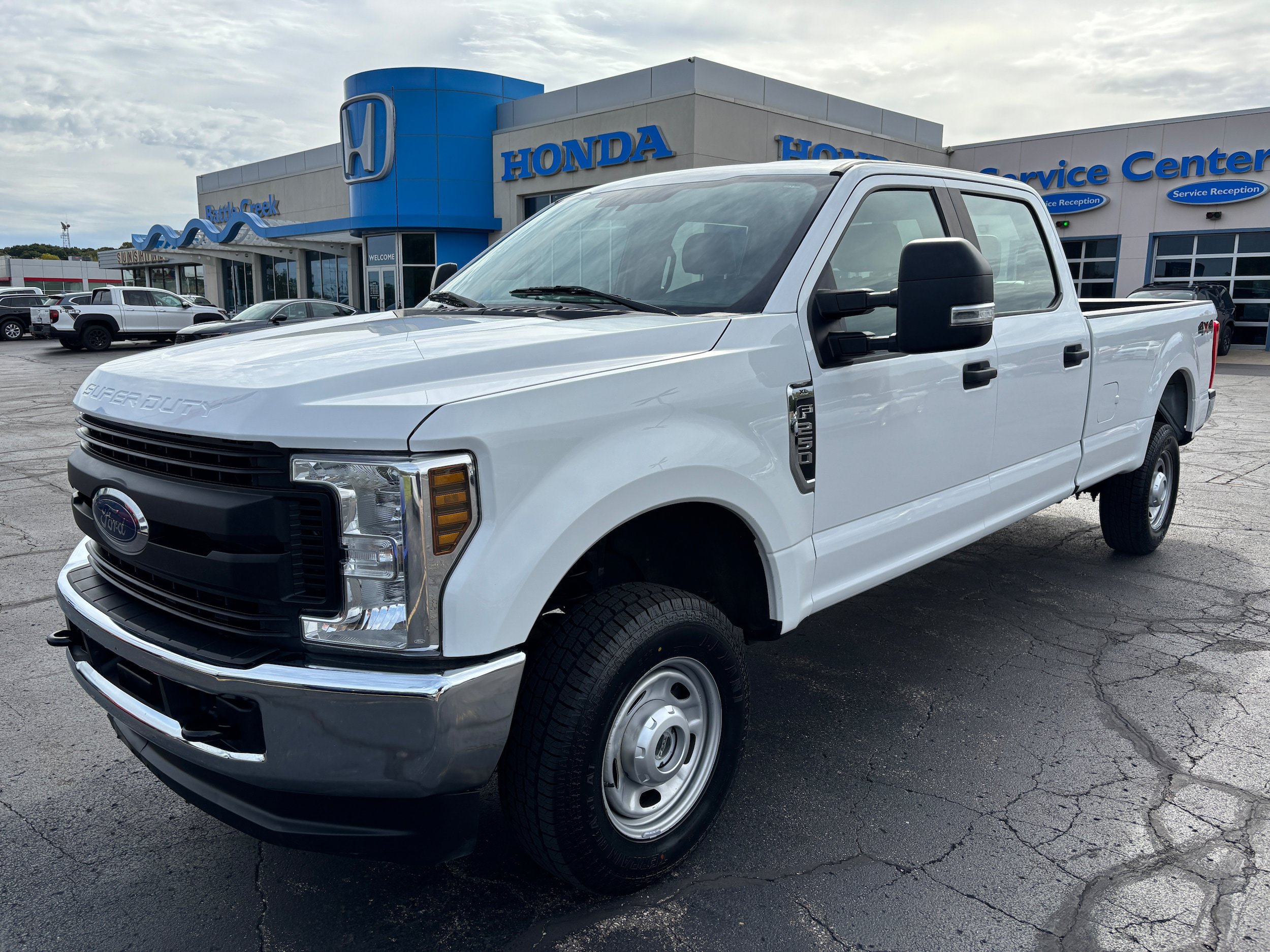 Used 2019 Ford F250 XL w/ Power Equipment Group AWD/4WD image 2