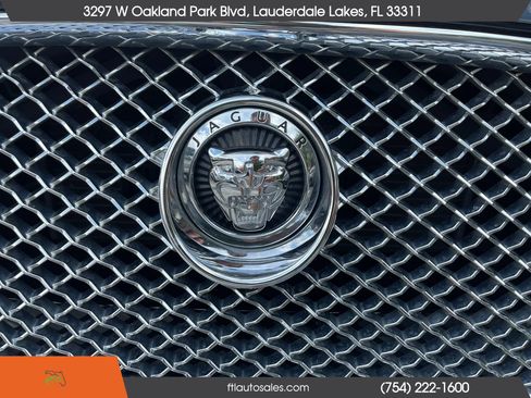 Used 2013 Jaguar XF 3.0 image 22
