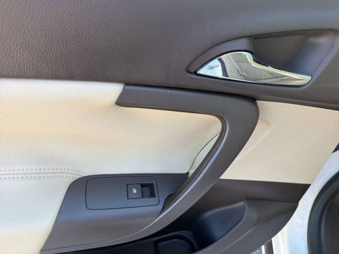 Used 2011 Buick Regal CXL w/ RL2 Preferred Equipment Group FWD image 24