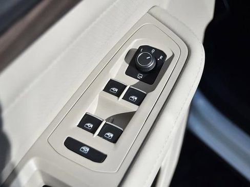 New 2026 Volkswagen Atlas SEL Premium R-Line image 8