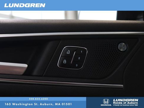 Used 2021 Ford Edge Titanium image 10