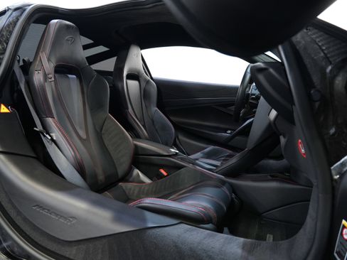 Used 2024 McLaren 750S image 37