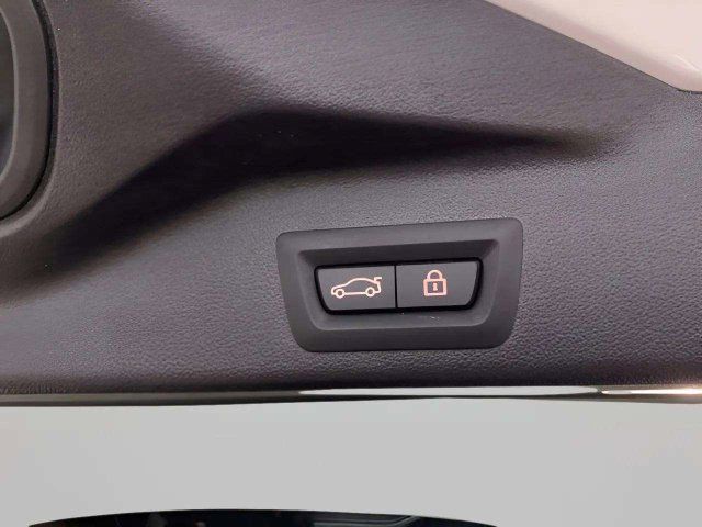 Used 2020 BMW X5 sDrive40i w/ M Sport Package RWD image 9