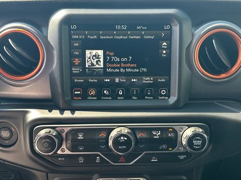 Used 2023 Jeep Gladiator Mojave w/ Trailer Tow Package AWD/4WD image 29