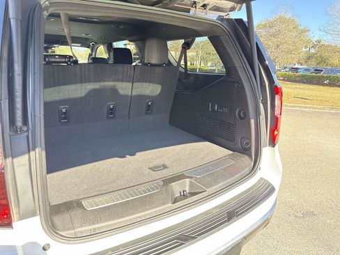 Used 2025 GMC Yukon XL Denali image 11