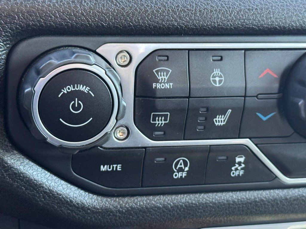 Used 2024 Jeep Gladiator Sport AWD/4WD image 23