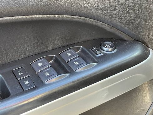 Used 2022 Chevrolet Colorado LT RWD image 10