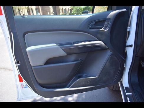 Used 2020 Chevrolet Colorado W/T w/ WT Convenience Package AWD/4WD image 17