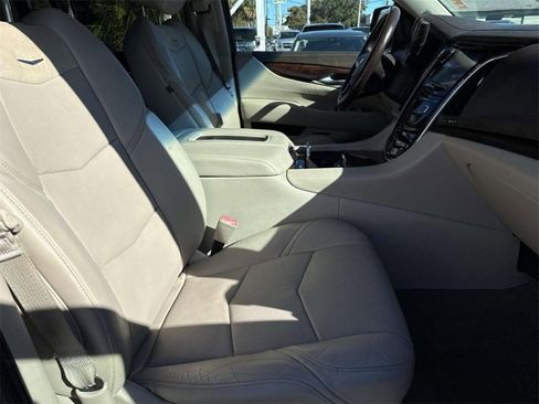 Used 2015 Cadillac Escalade ESV Premium image 12