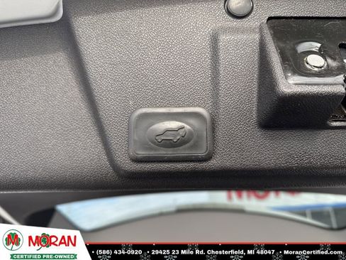 Used 2014 Chevrolet Traverse LT image 35