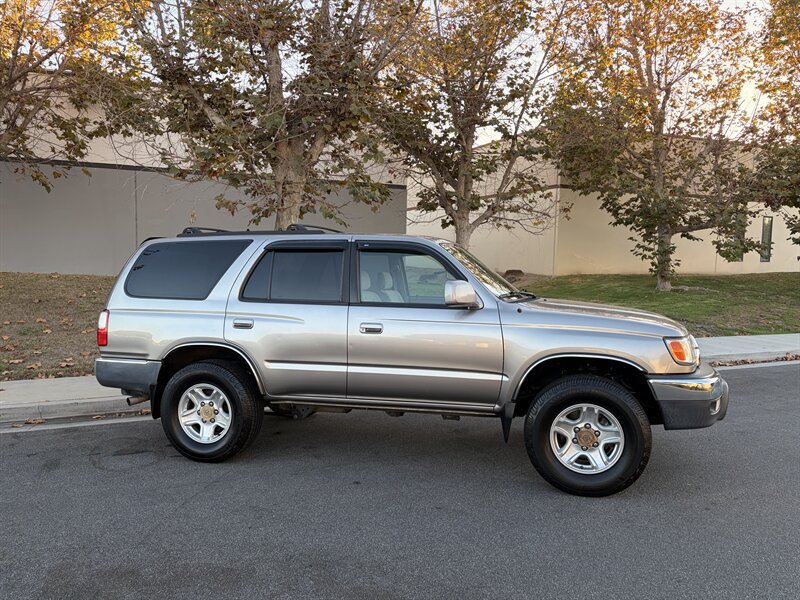 Used 2001 Toyota 4Runner SR5 RWD image 2