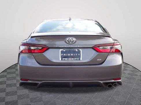 Used 2024 Toyota Camry SE FWD image 3