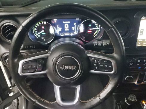 Used 2022 Jeep Wrangler Unlimited Sahara AWD/4WD image 27