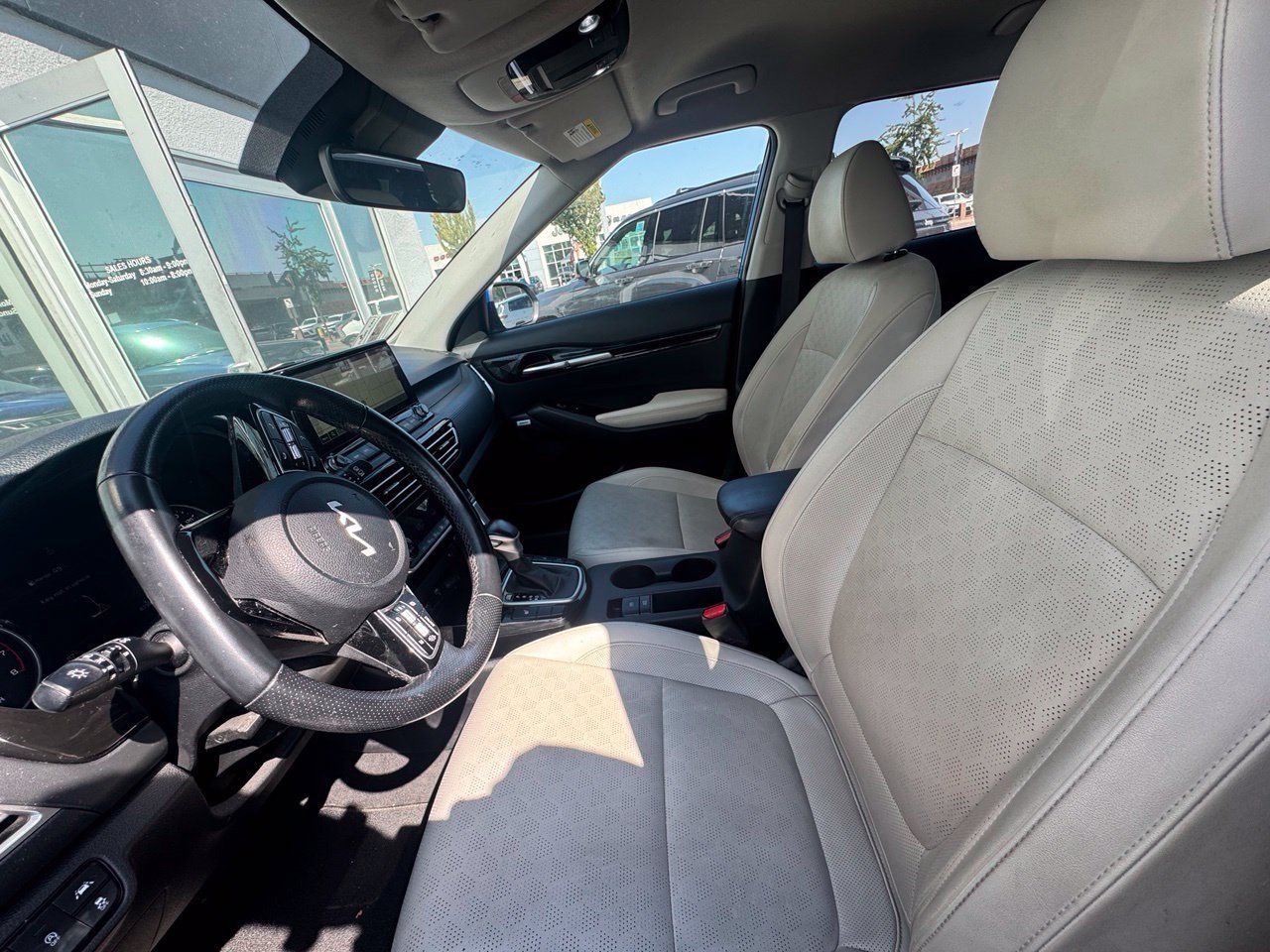 Used 2023 Kia Seltos SX AWD/4WD image 6
