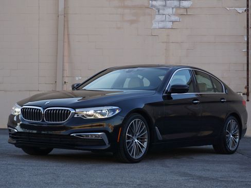 Used 2017 BMW 540i 540i Sedan 4D image 1