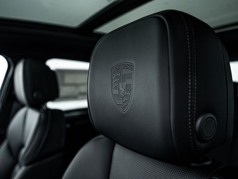 New 2025 Porsche Macan image 15