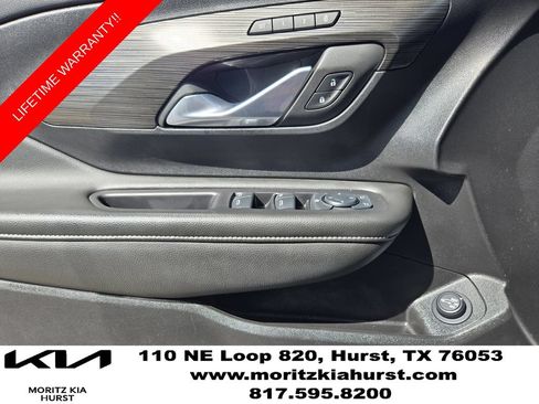 Used 2024 GMC Terrain SLT AWD/4WD image 25