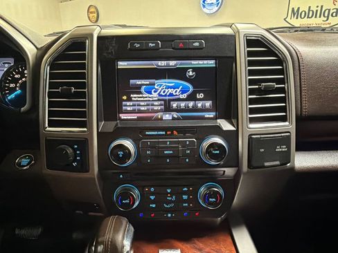 Used 2015 Ford F150 King Ranch w/ Equipment Group 601A Luxury AWD/4WD image 20