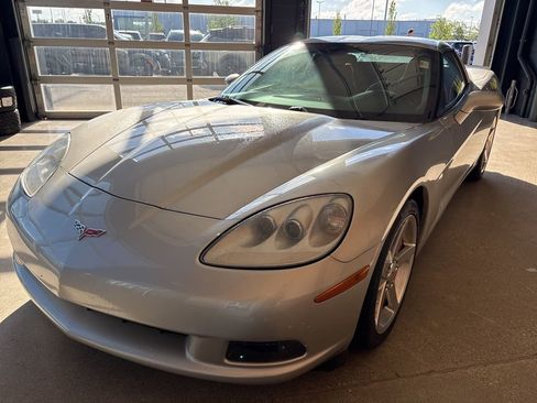 Used 2005 Chevrolet Corvette Coupe w/ Preferred Equipment Group RWD image 6