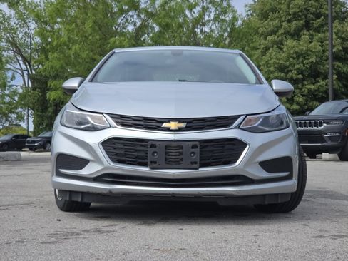 Used 2018 Chevrolet Cruze LT w/ Convenience Package FWD image 13