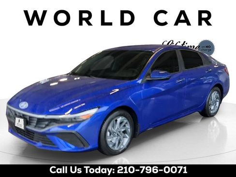 Used 2024 Hyundai Elantra SEL FWD image 3